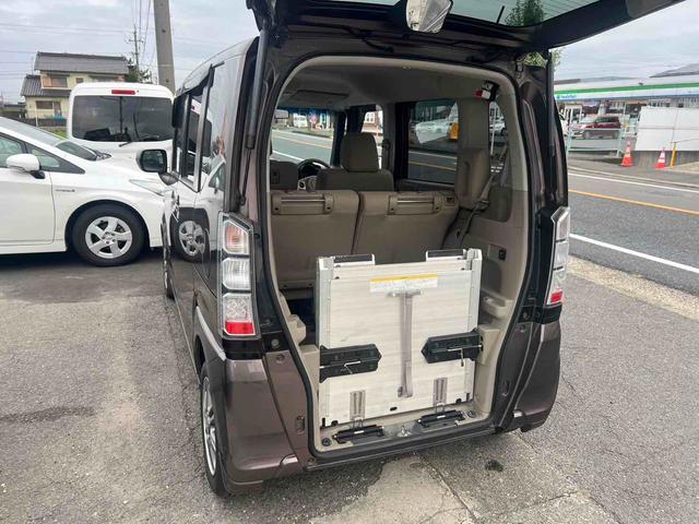 Ｎ－ＢＯＸ＋ Ｇ・Ｌパッケージ　福祉車輌　車いす　両側スライド・片側電動　ナビ　ＴＶ　オートライト　スマートキー　アイドリングストップ　　ベンチシート　ＣＶＴ　盗難防止システム　ＡＢＳ　ＥＳＣ　ＣＤ　ＤＶＤ再生　アルミホイール（21枚目）
