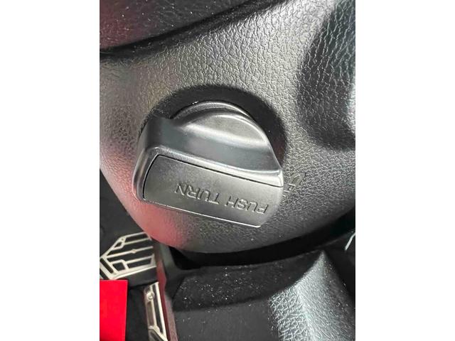 オデッセイ アブソルート　バックカメラ　ナビ　ＴＶ　オートクルーズコントロール　ＨＩＤ　スマートキー　電動格納ミラー　ＡＴ　アルミホイール　ＣＤ　ＤＶＤ再生　Ｂｌｕｅｔｏｏｔｈ　盗難防止システム　衝突安全ボディ　ＡＢＳ　ＥＳＣ（7枚目）