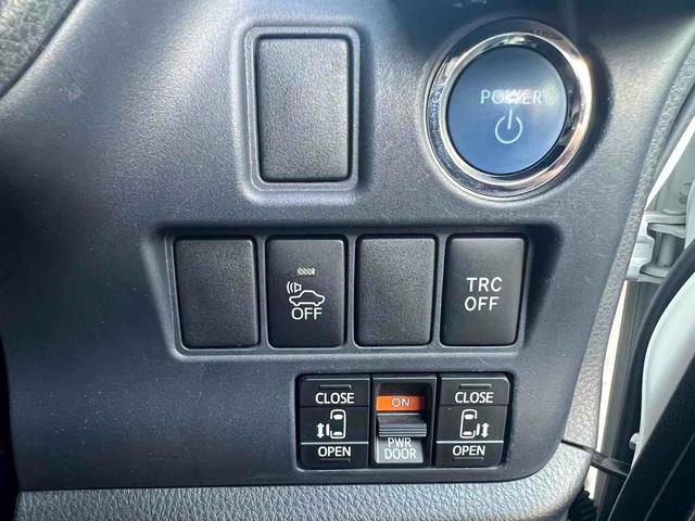 ヴォクシー ハイブリッドＶ　ｘ９　アルパインナビ　ドライブレコーダー　ＥＴＣ　オートクルーズコントロール　両側電動スライドドア　ＬＥＤヘッドランプ　スマートキー　シートヒーター　３列シート　ＣＶＴ　アルミホイール（5枚目）