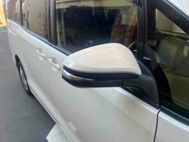 ヴォクシー ハイブリッドＶ　ｘ９　アルパインナビ　ドライブレコーダー　ＥＴＣ　オートクルーズコントロール　両側電動スライドドア　ＬＥＤヘッドランプ　スマートキー　シートヒーター　３列シート　ＣＶＴ　アルミホイール（23枚目）