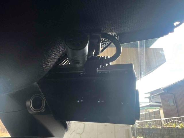 アバルト５００ 　ドライブレコーダー　ＥＴＣ　バックカメラ　ナビ　ＴＶ　アルミホイール　キーレスエントリー　ＭＴ　Ｂｌｕｅｔｏｏｔｈ　エアコン　パワーステアリング　パワーウィンドウ（12枚目）