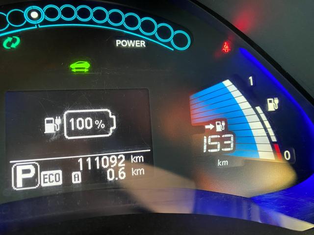 リーフ Ｘ　サンクスエディション（３０ｋｗｈ）　３０Ｘサンクスエディション　純正ナビ　ＴＶ　ＴＶキャンセラー　ＥＴＣ　ドライブレコーダー　ＬＥＤライト　エマージェンシーブレーキ　シート＆ハンドルヒーター（2枚目）