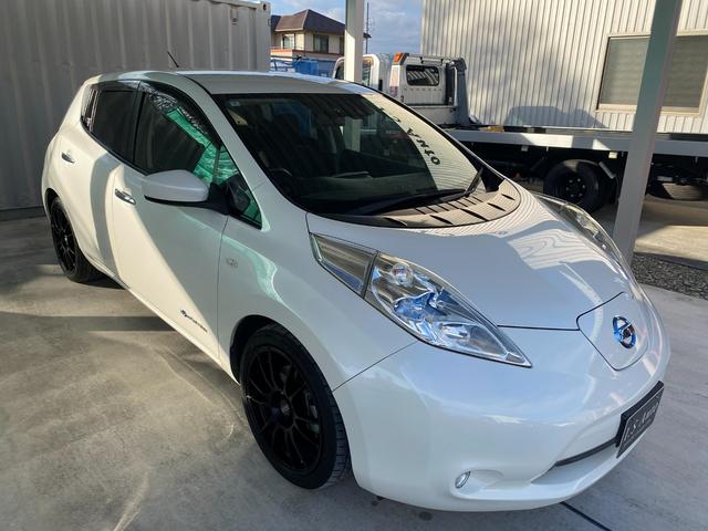 リーフ Ｘ（３０ｋｗｈ）　１１９ｋｍ走行可能　３０Ｘ　ＯＺ１８ＡＷ　ローダウン　純正ナビ　ＴＶ　ＴＶキャンセラー　ＥＴＣ　ドライブレコーダー　ＬＥＤライト　ＬＥＤフォグ　エマージェンシーブレーキ　シート＆ハンドルヒーター（6枚目）