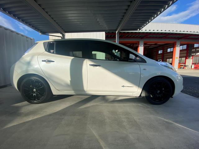 リーフ Ｘ（３０ｋｗｈ）　１１９ｋｍ走行可能　３０Ｘ　ＯＺ１８ＡＷ　ローダウン　純正ナビ　ＴＶ　ＴＶキャンセラー　ＥＴＣ　ドライブレコーダー　ＬＥＤライト　ＬＥＤフォグ　エマージェンシーブレーキ　シート＆ハンドルヒーター（7枚目）