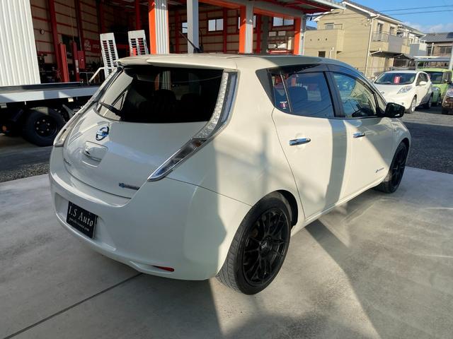 リーフ Ｘ（３０ｋｗｈ）　１１９ｋｍ走行可能　３０Ｘ　ＯＺ１８ＡＷ　ローダウン　純正ナビ　ＴＶ　ＴＶキャンセラー　ＥＴＣ　ドライブレコーダー　ＬＥＤライト　ＬＥＤフォグ　エマージェンシーブレーキ　シート＆ハンドルヒーター（8枚目）