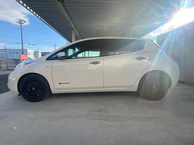 リーフ Ｘ（３０ｋｗｈ）　１１９ｋｍ走行可能　３０Ｘ　ＯＺ１８ＡＷ　ローダウン　純正ナビ　ＴＶ　ＴＶキャンセラー　ＥＴＣ　ドライブレコーダー　ＬＥＤライト　ＬＥＤフォグ　エマージェンシーブレーキ　シート＆ハンドルヒーター（11枚目）