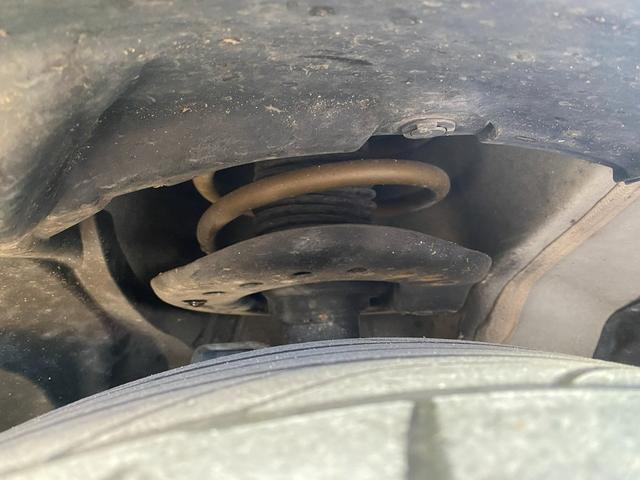 リーフ Ｘ（３０ｋｗｈ）　１１９ｋｍ走行可能　３０Ｘ　ＯＺ１８ＡＷ　ローダウン　純正ナビ　ＴＶ　ＴＶキャンセラー　ＥＴＣ　ドライブレコーダー　ＬＥＤライト　ＬＥＤフォグ　エマージェンシーブレーキ　シート＆ハンドルヒーター（18枚目）