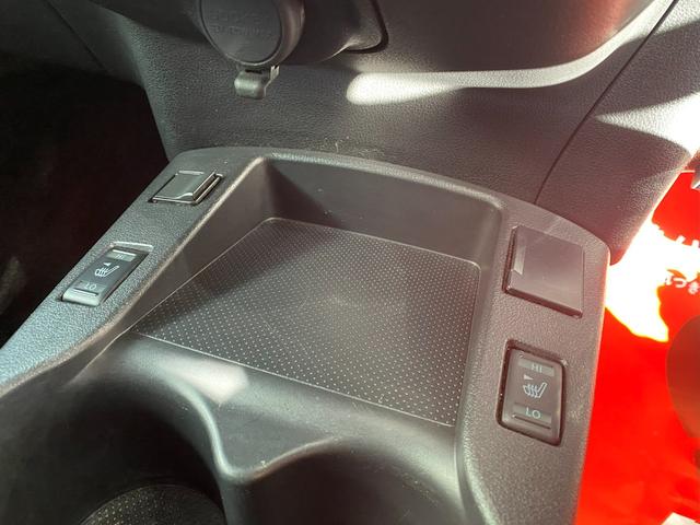 リーフ Ｘ（３０ｋｗｈ）　１１９ｋｍ走行可能　３０Ｘ　ＯＺ１８ＡＷ　ローダウン　純正ナビ　ＴＶ　ＴＶキャンセラー　ＥＴＣ　ドライブレコーダー　ＬＥＤライト　ＬＥＤフォグ　エマージェンシーブレーキ　シート＆ハンドルヒーター（36枚目）