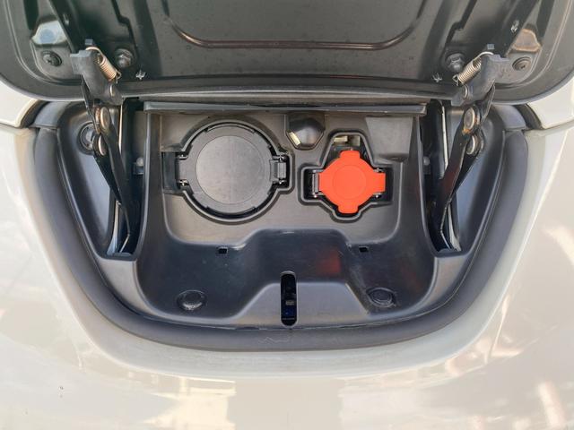 リーフ Ｘ（３０ｋｗｈ）　１１９ｋｍ走行可能　３０Ｘ　ＯＺ１８ＡＷ　ローダウン　純正ナビ　ＴＶ　ＴＶキャンセラー　ＥＴＣ　ドライブレコーダー　ＬＥＤライト　ＬＥＤフォグ　エマージェンシーブレーキ　シート＆ハンドルヒーター（45枚目）