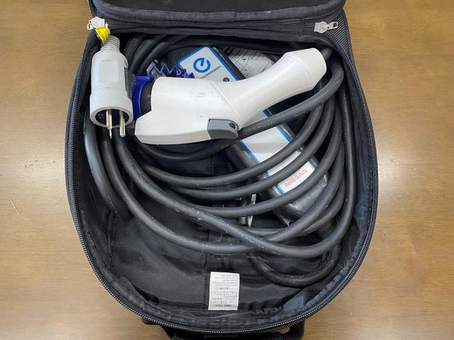 リーフ Ｘ（３０ｋｗｈ）　１１９ｋｍ走行可能　３０Ｘ　ＯＺ１８ＡＷ　ローダウン　純正ナビ　ＴＶ　ＴＶキャンセラー　ＥＴＣ　ドライブレコーダー　ＬＥＤライト　ＬＥＤフォグ　エマージェンシーブレーキ　シート＆ハンドルヒーター（48枚目）