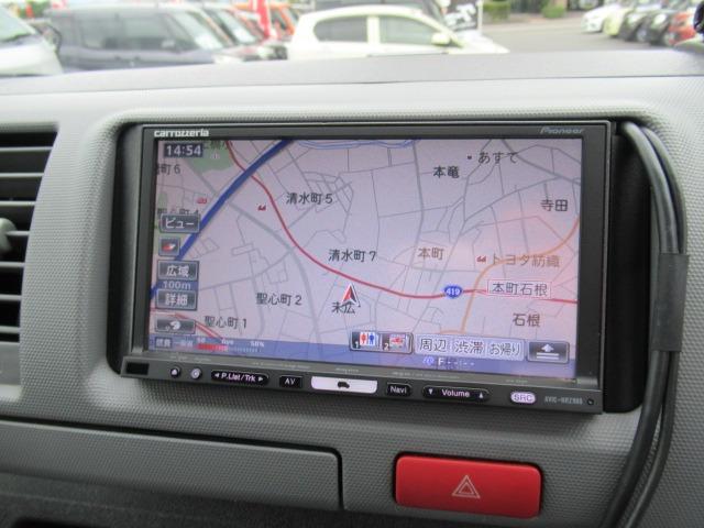 ハイエースバン ロングＤＸ　２．５リッターディーゼルターボ　タイミングベルト交換済み　フォグライト　キーレス　地デジナビ　ＥＴＣ　同色バンパー　ヘッドライトレベライザー　両側スライドドア　社外アルミ　車検整備　保証付き（17枚目）
