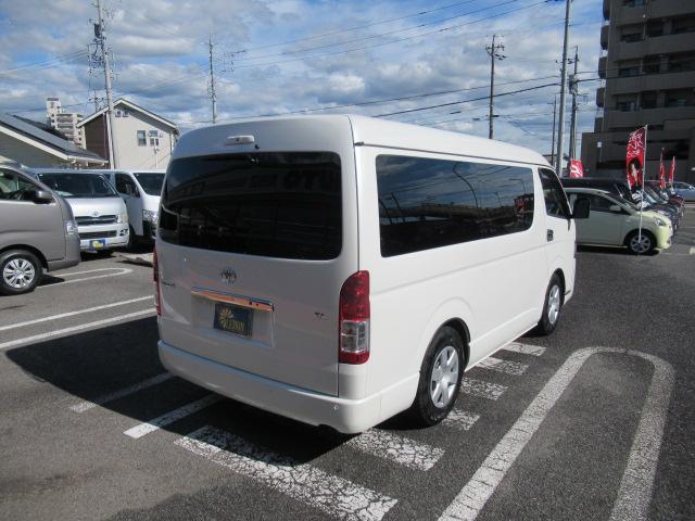 ハイエースワゴン ＧＬ　純正ＳＤナビ　フルセグ　パノラビックビューモニター　Ｂｌｕｅｔｏｏｔｈ　スマートキー　パワースライド　デジタルインナーミラー　ＬＥＤヘッドライト　フォグ　プリクラッシュセーフティ　１０人乗　１オーナー（10枚目）