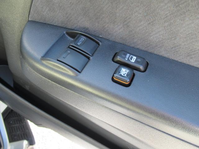 ハイエースワゴン ＧＬ　純正ＳＤナビ　フルセグ　パノラビックビューモニター　Ｂｌｕｅｔｏｏｔｈ　スマートキー　パワースライド　デジタルインナーミラー　ＬＥＤヘッドライト　フォグ　プリクラッシュセーフティ　１０人乗　１オーナー（36枚目）