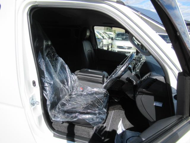 ハイエースワゴン ＧＬ　純正ＳＤナビ　フルセグ　パノラビックビューモニター　Ｂｌｕｅｔｏｏｔｈ　スマートキー　パワースライド　デジタルインナーミラー　ＬＥＤヘッドライト　フォグ　プリクラッシュセーフティ　１０人乗　１オーナー（41枚目）
