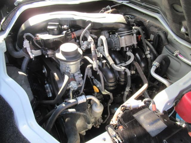 ハイエースワゴン ＧＬ　純正ＳＤナビ　フルセグ　パノラビックビューモニター　Ｂｌｕｅｔｏｏｔｈ　スマートキー　パワースライド　デジタルインナーミラー　ＬＥＤヘッドライト　フォグ　プリクラッシュセーフティ　１０人乗　１オーナー（69枚目）