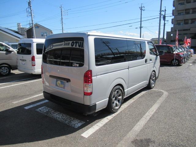 ハイエースバン ロングＤＸ　２．５リッターディーゼルターボ　ＮＯＸ適合車　地デジナビ　ＥＴＣ　バックカメラ　デジタルインナーミラー　バッドフェイスボンネット　ＬＥＤヘッドライト　バンパーガード　ローダウン社外アルミＴベルト交換済（9枚目）