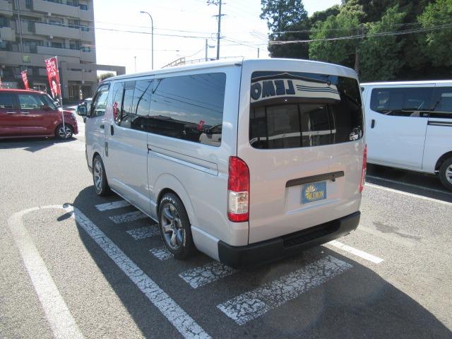 ハイエースバン ロングＤＸ　２．５リッターディーゼルターボ　ＮＯＸ適合車　地デジナビ　ＥＴＣ　バックカメラ　デジタルインナーミラー　バッドフェイスボンネット　ＬＥＤヘッドライト　バンパーガード　ローダウン社外アルミＴベルト交換済（11枚目）