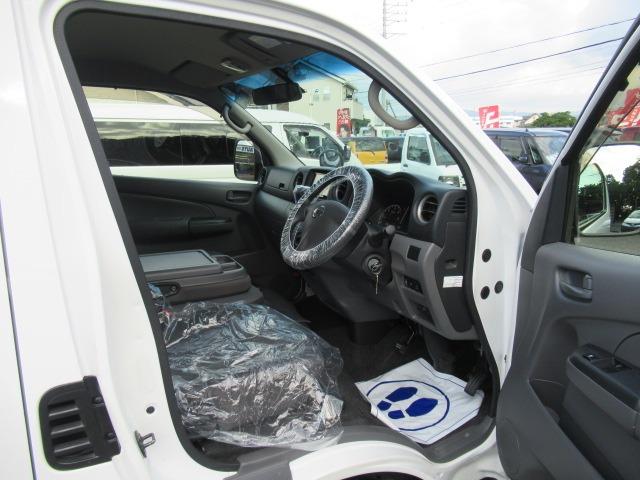 ＮＶ３５０キャラバンバン ロングＤＸターボ　２．５リッターディーゼルターボ　ＮＯＸ適合車　Ｂｌｕｅｔｏｏｔｈ対応地デジナビ　ＥＴＣ　バックカメラ　キーレス　タイミングチェーン　両側スライドドア　ヘッドライトレベライザー　車検整備　保証付き（34枚目）