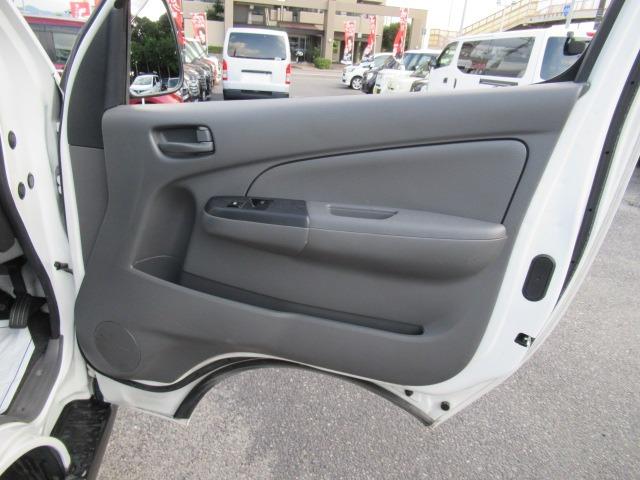 ＮＶ３５０キャラバンバン ロングＤＸターボ　２．５リッターディーゼルターボ　ＮＯＸ適合車　Ｂｌｕｅｔｏｏｔｈ対応地デジナビ　ＥＴＣ　バックカメラ　キーレス　タイミングチェーン　両側スライドドア　ヘッドライトレベライザー　車検整備　保証付き（36枚目）