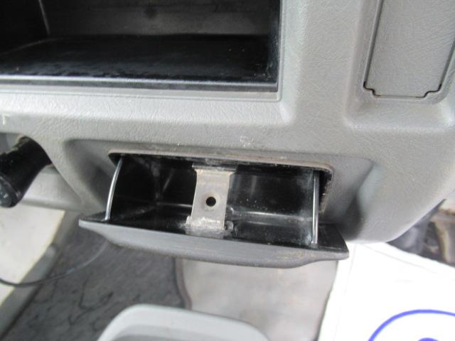 ミニキャブトラック Ｖタイプ　純正ＡＭ／ＦＭラジオ　エアコン　パワステ　オートマ　三方開　車検２年付　ＯＢＤ診断済み（17枚目）