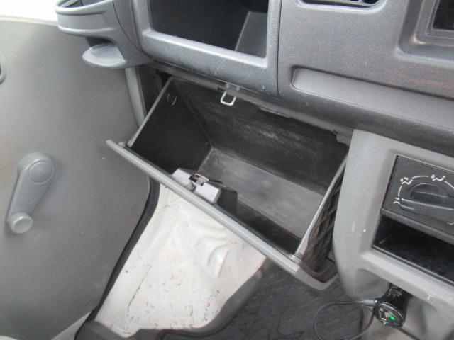 ミニキャブトラック Ｖタイプ　純正ＡＭ／ＦＭラジオ　エアコン　パワステ　オートマ　三方開　車検２年付　ＯＢＤ診断済み（20枚目）