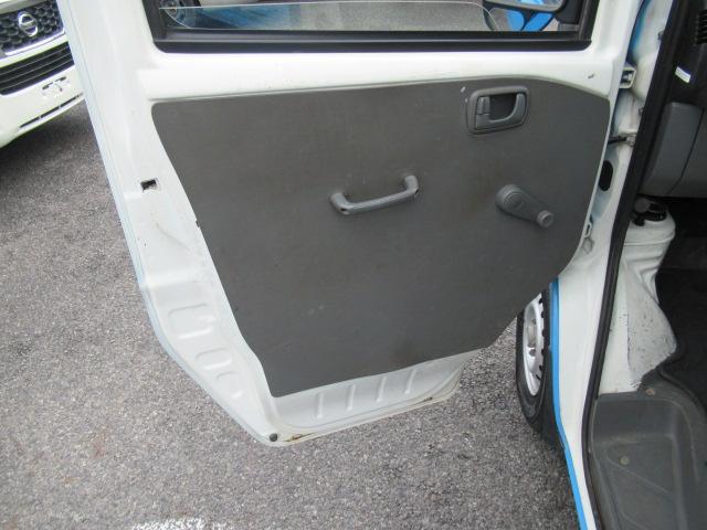 ミニキャブトラック Ｖタイプ　純正ＡＭ／ＦＭラジオ　エアコン　パワステ　オートマ　三方開　車検２年付　ＯＢＤ診断済み（29枚目）