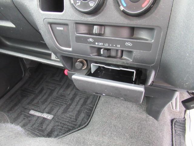 TOYOTA REGIUS ACE VAN LONG SUPER GL