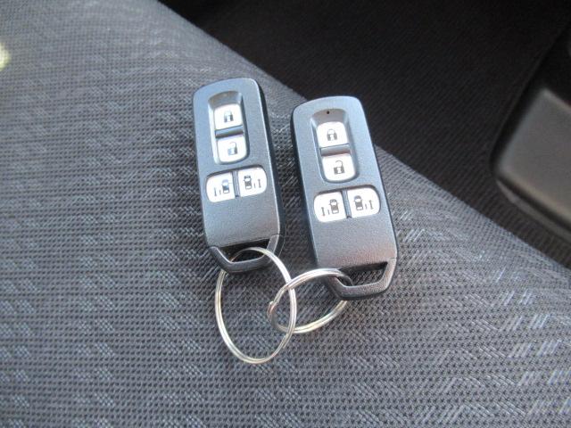 N-BOXカスタム G・Aパッケージ 8インチ純正SDナビ フルセグ Bカメラ Bluetooth スマートキー CTBA 両側パワースライド ETC ディスチャージ フォグ 純正14インチAW ウインカーミラー 車検2年付 OBD診断済(35枚目)