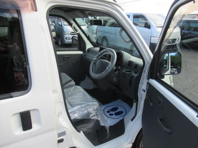 ハイゼットカーゴ スペシャル　純正ＡＭ／ＦＭラジオ　ハイルーフ　集中ドアロック　Ｗエアバック　ＥＴＣ　プライバシーガラス　タイミングチェーン　乗車定員２／４人　積載量３５０／２５０ｋｇ　車検２年付　ＯＢＤ診断済み（28枚目）