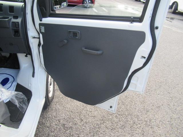 ハイゼットカーゴ スペシャル　純正ＡＭ／ＦＭラジオ　ハイルーフ　集中ドアロック　Ｗエアバック　ＥＴＣ　プライバシーガラス　タイミングチェーン　乗車定員２／４人　積載量３５０／２５０ｋｇ　車検２年付　ＯＢＤ診断済み（30枚目）