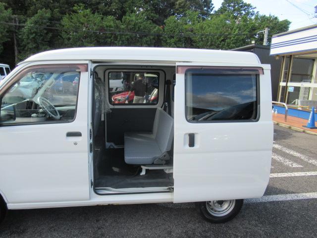 ハイゼットカーゴ スペシャル　純正ＡＭ／ＦＭラジオ　ハイルーフ　集中ドアロック　Ｗエアバック　ＥＴＣ　プライバシーガラス　タイミングチェーン　乗車定員２／４人　積載量３５０／２５０ｋｇ　車検２年付　ＯＢＤ診断済み（39枚目）