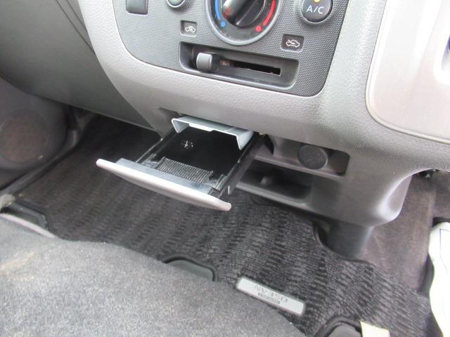 ＮＶ３５０キャラバンバン ロングＤＸターボ　２．５リッターディーゼルターボ　ＮＯＸ適合車　地デジナビ　ＥＴＣ　両側スライドドア　６人乗り　タイミングチェーン　キーレス　パワーウィンドー　エアバック　車検整備　保証付き（21枚目）