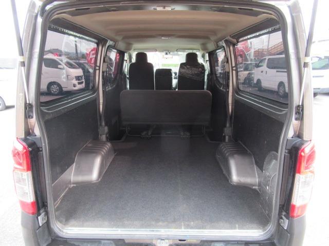 ＮＶ３５０キャラバンバン ロングＤＸターボ　２．５リッターディーゼルターボ　ＮＯＸ適合車　地デジナビ　ＥＴＣ　両側スライドドア　６人乗り　タイミングチェーン　キーレス　パワーウィンドー　エアバック　車検整備　保証付き（43枚目）