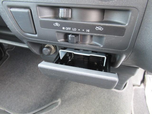 ハイエースバン ロングDX 走行4万キロ台 Bluetooth対応フルセグナビ バックカメラ ETC ドライブレコーダー 積載量1000キロ 両側スライドドア 集中ドアロック 1オーナー車 6人乗り 車検整備 保証付き(23枚目)