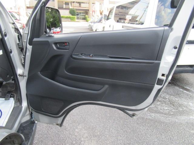 ハイエースバン ロングDX 走行4万キロ台 Bluetooth対応フルセグナビ バックカメラ ETC ドライブレコーダー 積載量1000キロ 両側スライドドア 集中ドアロック 1オーナー車 6人乗り 車検整備 保証付き(33枚目)
