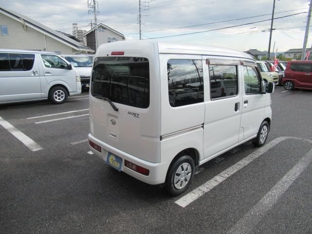 ハイゼットカーゴ クルーズ　純正ＡＭ／ＦＭラジオ　キーレス　パートタイム４ＷＤ　ハイルーフ　電動格納ミラー　プライバシーガラス　タイミングチェーン　乗車定員２／４人　積載量３５０／２５０ｋｇ　車検Ｒ８年１１月　ＯＢＤ診断済（10枚目）