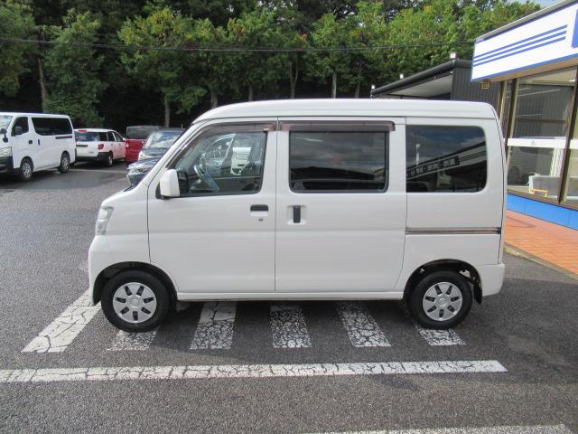 ハイゼットカーゴ クルーズ　純正ＡＭ／ＦＭラジオ　キーレス　パートタイム４ＷＤ　ハイルーフ　電動格納ミラー　プライバシーガラス　タイミングチェーン　乗車定員２／４人　積載量３５０／２５０ｋｇ　車検Ｒ８年１１月　ＯＢＤ診断済（13枚目）