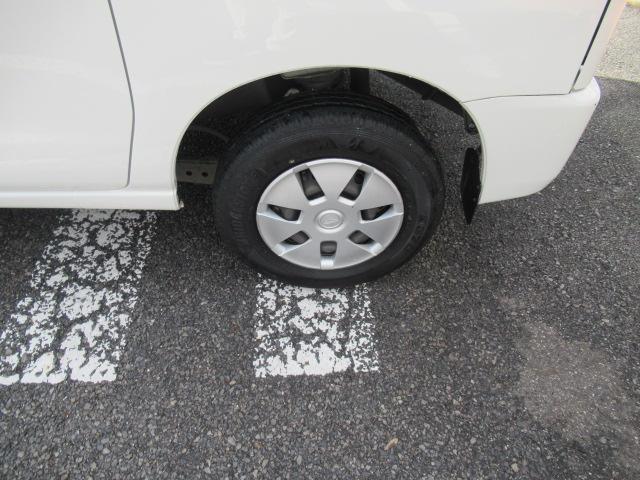 ハイゼットカーゴ クルーズ　純正ＡＭ／ＦＭラジオ　キーレス　パートタイム４ＷＤ　ハイルーフ　電動格納ミラー　プライバシーガラス　タイミングチェーン　乗車定員２／４人　積載量３５０／２５０ｋｇ　車検Ｒ８年１１月　ＯＢＤ診断済（55枚目）