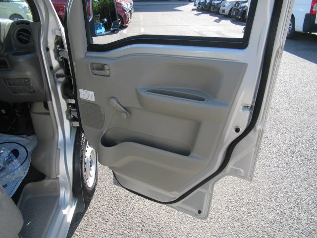 ＮＶ１００クリッパーバン ＤＸ　ＡＭ／ＦＭラジオ　キーレスキー　ハイルーフ　ＥＴＣ　プライバシーガラス　５ＡＧＳ　２ｎｄ発進　タイミングチェーン　乗車定員２／４人　積載量３５０／２５０ｋｇ　車検２年付　ＯＢＤ診断済　修復歴無し（30枚目）
