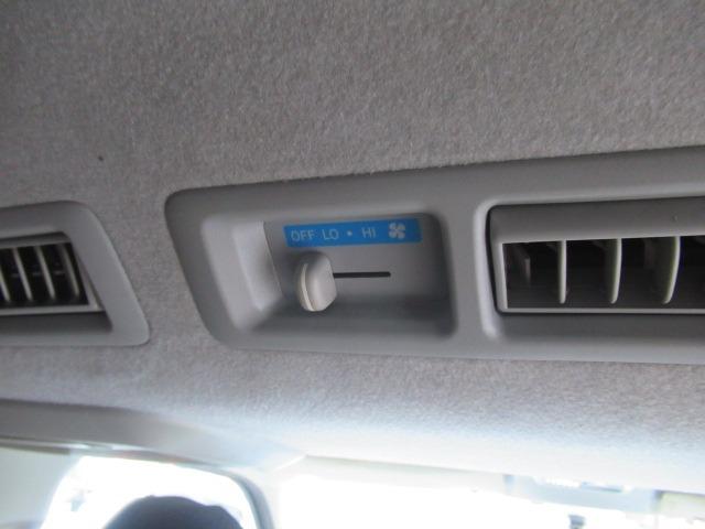 ハイエースバン ロングスーパーGL 3.0リッターディーゼルターボ NOX適合車 Bluetooth対応ナビ バックカメラ ドラレコ機能付きデジタルインナーミラー キーレス シートカバー ガングリップステアリング 車検整備 保証付き(17枚目)