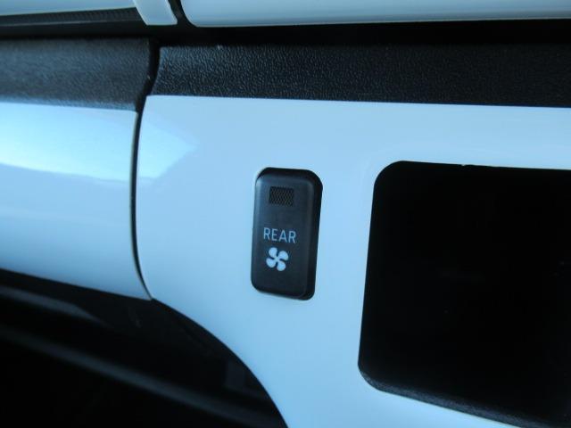 ハイエースバン ロングスーパーGL 3.0リッターディーゼルターボ NOX適合車 Bluetooth対応ナビ バックカメラ ドラレコ機能付きデジタルインナーミラー キーレス シートカバー ガングリップステアリング 車検整備 保証付き(24枚目)