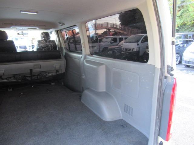 ハイエースバン ロングスーパーGL 3.0リッターディーゼルターボ NOX適合車 Bluetooth対応ナビ バックカメラ ドラレコ機能付きデジタルインナーミラー キーレス シートカバー ガングリップステアリング 車検整備 保証付き(54枚目)