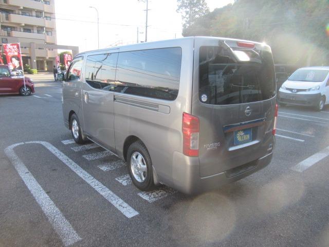 ＮＶ３５０キャラバンバン ロングプレＧＸターボクロムギアパックバージョンブラク　２．５リッターディーゼルターボ　ＮＯＸ適合車　Ｂｌｕｅｔｏｏｔｈ対応フルセグナビ　ＥＴＣ　バックカメラ　スマートキープッシュスタート　電動格納式ドアミラー　Ｗエアコン　Ｒヒーター　純正ＡＷ車検整備保証（11枚目）