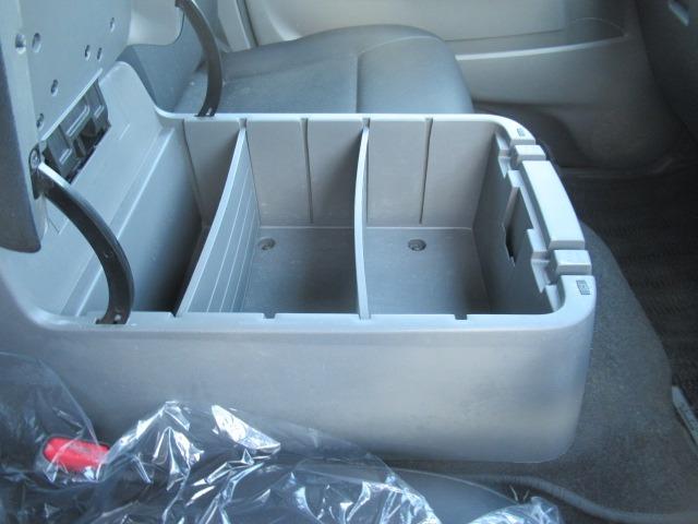 ＮＶ３５０キャラバンバン ロングプレＧＸターボクロムギアパックバージョンブラク　２．５リッターディーゼルターボ　ＮＯＸ適合車　Ｂｌｕｅｔｏｏｔｈ対応フルセグナビ　ＥＴＣ　バックカメラ　スマートキープッシュスタート　電動格納式ドアミラー　Ｗエアコン　Ｒヒーター　純正ＡＷ車検整備保証（34枚目）