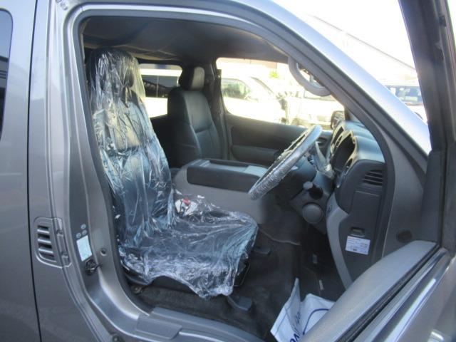 ＮＶ３５０キャラバンバン ロングプレＧＸターボクロムギアパックバージョンブラク　２．５リッターディーゼルターボ　ＮＯＸ適合車　Ｂｌｕｅｔｏｏｔｈ対応フルセグナビ　ＥＴＣ　バックカメラ　スマートキープッシュスタート　電動格納式ドアミラー　Ｗエアコン　Ｒヒーター　純正ＡＷ車検整備保証（40枚目）