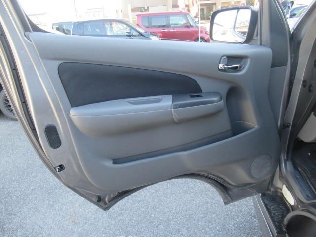 ＮＶ３５０キャラバンバン ロングプレＧＸターボクロムギアパックバージョンブラク　２．５リッターディーゼルターボ　ＮＯＸ適合車　Ｂｌｕｅｔｏｏｔｈ対応フルセグナビ　ＥＴＣ　バックカメラ　スマートキープッシュスタート　電動格納式ドアミラー　Ｗエアコン　Ｒヒーター　純正ＡＷ車検整備保証（44枚目）