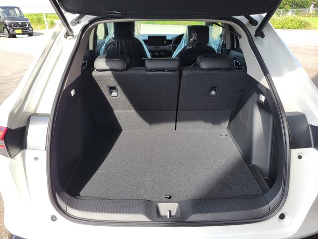 ヴェゼル ｅ：ＨＥＶＺ　Ｈｏｎｄａ　ＣＯＮＮＥＣＴディスプレー　Ｂｌｕｅｔｏｏｔｈ接続　ＥＴＣ２．０　ワイヤレス充電器　運転席＆助手席シートヒーター　パワーテールゲート　ブラインドスポットインフォメーション（16枚目）