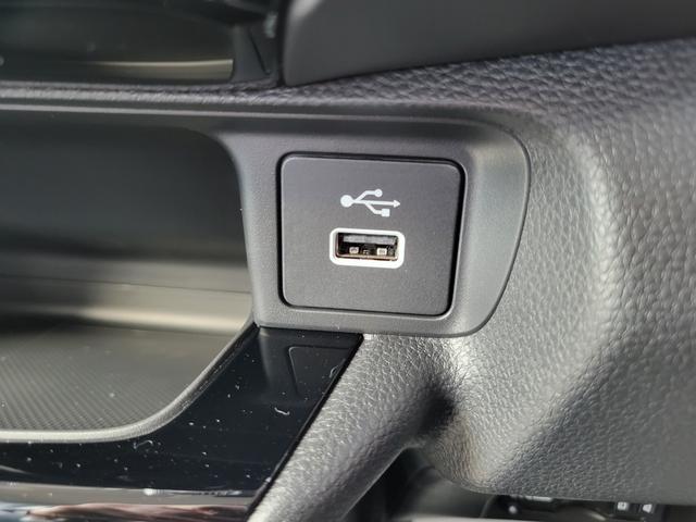 ヴェゼル ｅ：ＨＥＶＺ　Ｈｏｎｄａ　ＣＯＮＮＥＣＴディスプレー　Ｂｌｕｅｔｏｏｔｈ接続　ＥＴＣ２．０　ワイヤレス充電器　運転席＆助手席シートヒーター　パワーテールゲート　ブラインドスポットインフォメーション（24枚目）