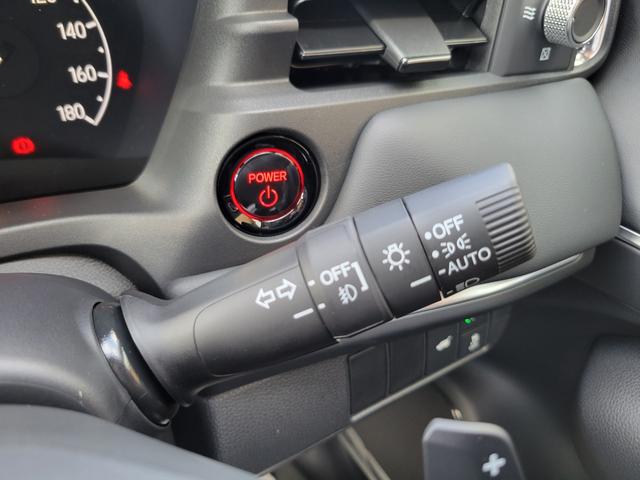 ヴェゼル ｅ：ＨＥＶＺ　Ｈｏｎｄａ　ＣＯＮＮＥＣＴディスプレー　Ｂｌｕｅｔｏｏｔｈ接続　ＥＴＣ２．０　ワイヤレス充電器　運転席＆助手席シートヒーター　パワーテールゲート　ブラインドスポットインフォメーション（30枚目）