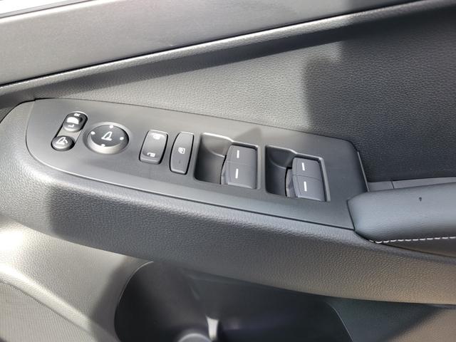 ヴェゼル ｅ：ＨＥＶＺ　Ｈｏｎｄａ　ＣＯＮＮＥＣＴディスプレー　Ｂｌｕｅｔｏｏｔｈ接続　ＥＴＣ２．０　ワイヤレス充電器　運転席＆助手席シートヒーター　パワーテールゲート　ブラインドスポットインフォメーション（33枚目）